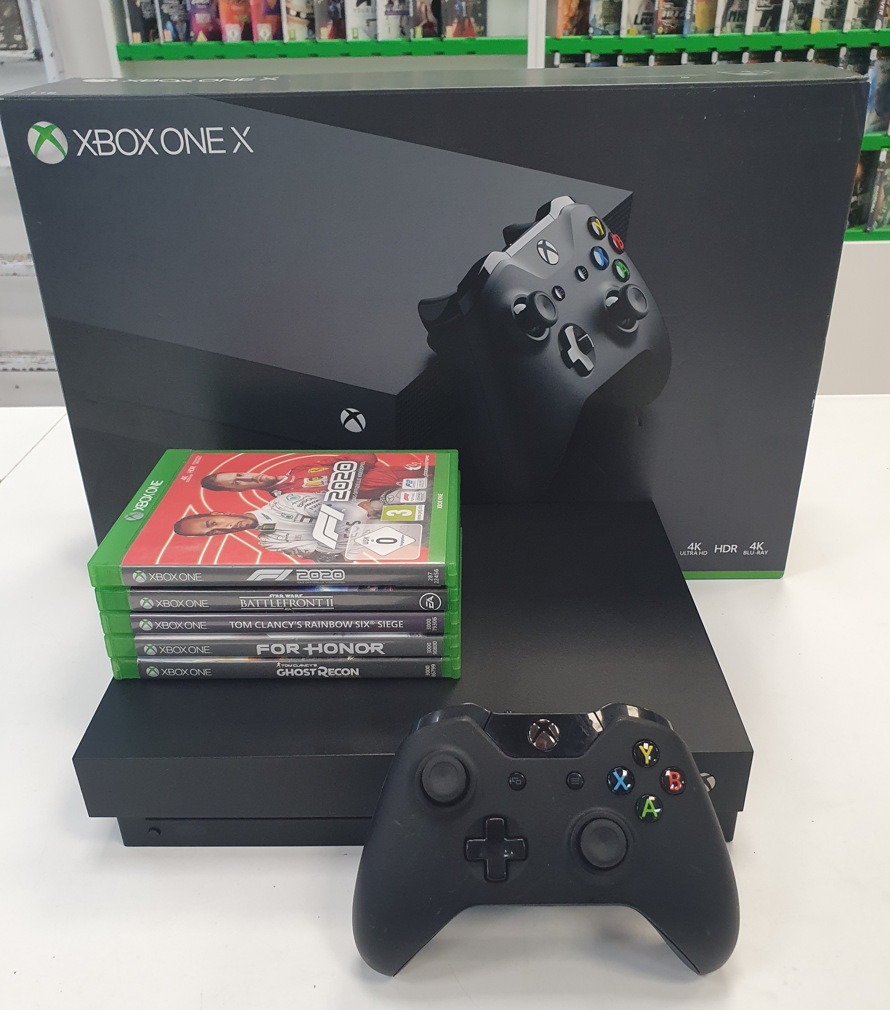 Microsoft Xbox One X 1TB 5db ajándék játékkal - Xbox One Gépek